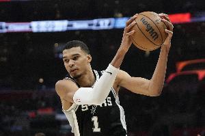 马刺能做到吗？季后赛历史仅五支球队在主场0-2落后的情况下赢G3