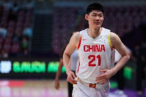 依旧很稳！胡金秋半场5中4高效拿下8分1板1助