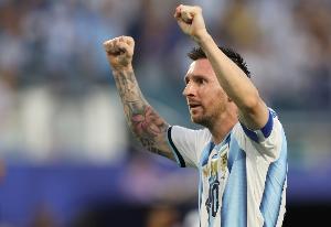 梅西世界杯淘汰赛已打进7球追平贝利，姆巴佩仍以11球领跑
